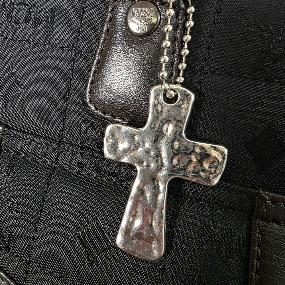 CROSS Bag Charm Silver Hammered Texture - Picture 4 of 6